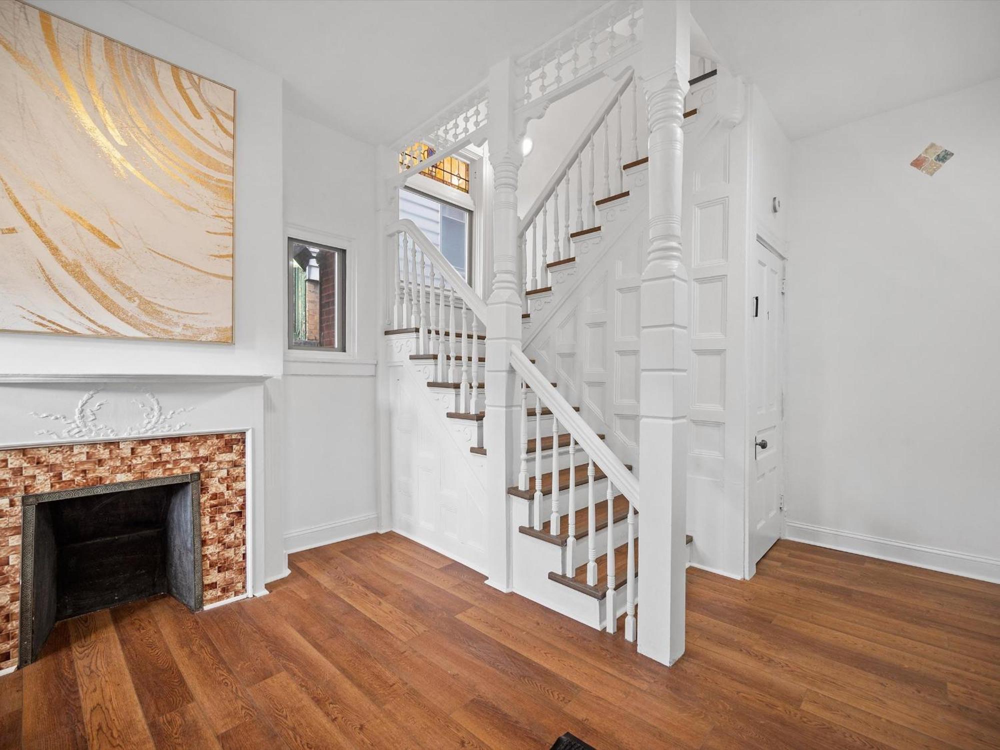 Shadyside, Pittsburgh, Modern And Stylish 1 Bedroom Unit5 With Free Parking Apartment Pittsburgh