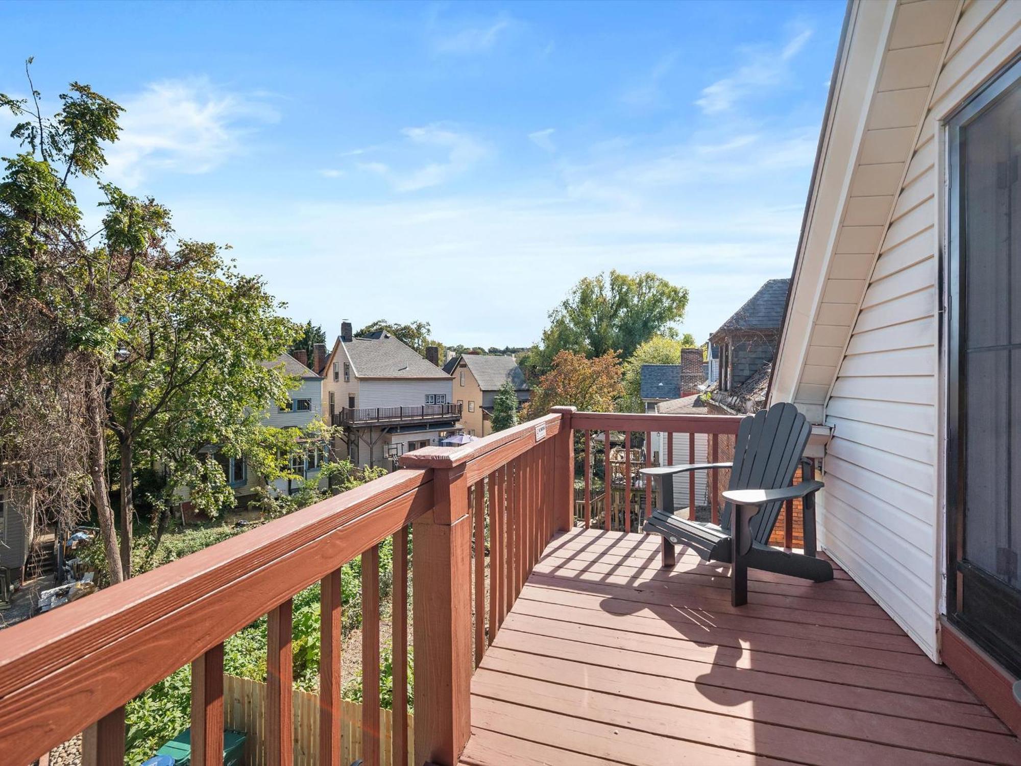 Shadyside, Pittsburgh, Modern And Stylish 1 Bedroom Unit5 With Free Parking *